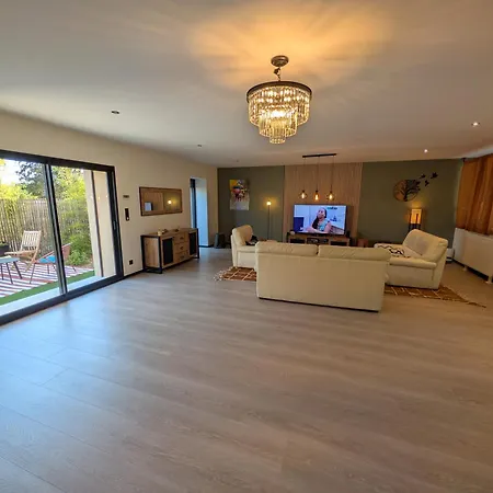 Maison Entiere, 5 Couchages, Avec Grand Espace Salon Cuisine De 80m2 A Quelques Minutes Des Plages De La Dordogne *