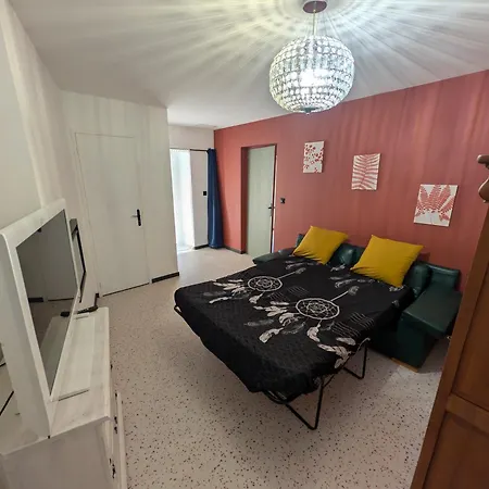 Maison Entiere, 5 Couchages, Avec Grand Espace Salon Cuisine De 80m2 A Quelques Minutes Des Plages De La Dordogne Dom wakacyjny