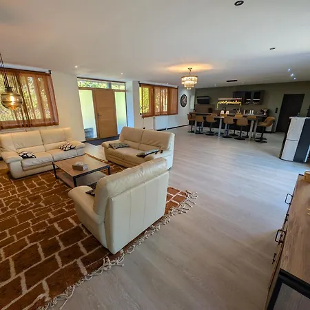 Maison Entiere, 5 Couchages, Avec Grand Espace Salon Cuisine De 80m2 A Quelques Minutes Des Plages De La Dordogne Dom wakacyjny *