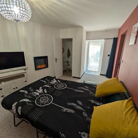 Dom wakacyjny Maison Entiere, 5 Couchages, Avec Grand Espace Salon Cuisine De 80m2 A Quelques Minutes Des Plages De La Dordogne *