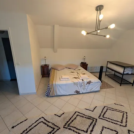 Dom wakacyjny Maison Entiere, 5 Couchages, Avec Grand Espace Salon Cuisine De 80m2 A Quelques Minutes Des Plages De La Dordogne