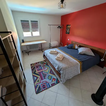 Dom wakacyjny Maison Entiere, 5 Couchages, Avec Grand Espace Salon Cuisine De 80m2 A Quelques Minutes Des Plages De La Dordogne *