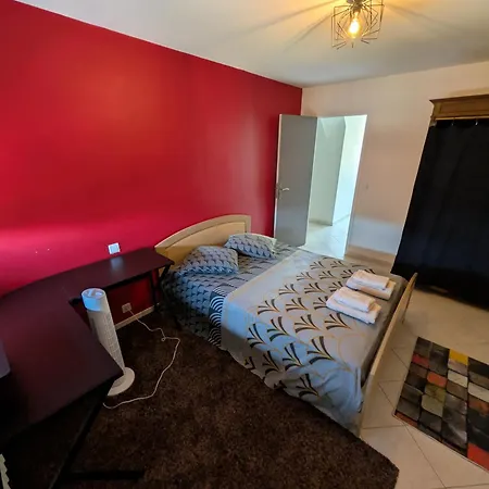 Dom wakacyjny Maison Entiere, 5 Couchages, Avec Grand Espace Salon Cuisine De 80m2 A Quelques Minutes Des Plages De La Dordogne