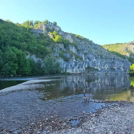 Maison Entiere, 5 Couchages, Avec Grand Espace Salon Cuisine De 80m2 A Quelques Minutes Des Plages De La Dordogne Pinsac
